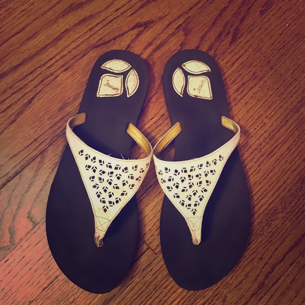 Roxy flip flops